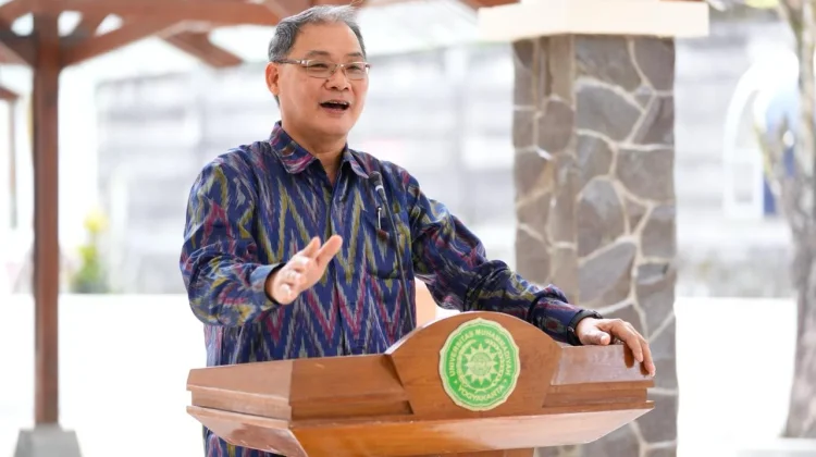 Inilah Sosok Rektor yang jadi Presiden Klub Bola