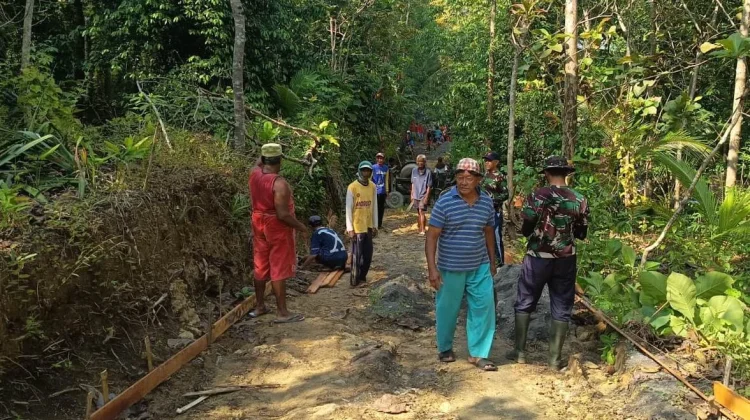 Minggu Kedua TMMD, Pengerjaan Rabat Beton dipercepat