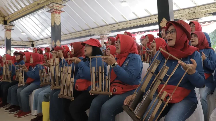 Angklung Swara Sembada Meriahkan Temu Purna Bhakti Praja dan HUT ke-13 PBPS Sleman