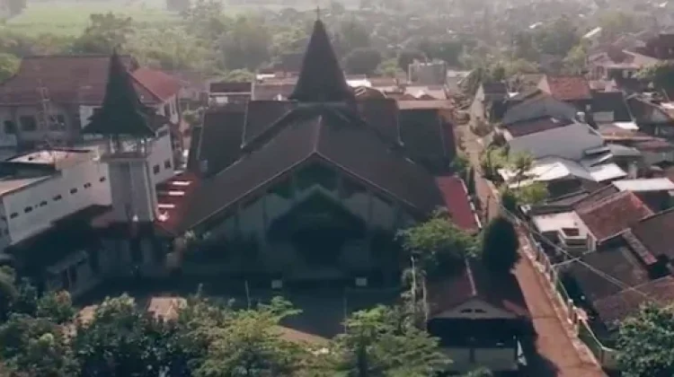 Romo Marcellinus Moi Ajak Umat Katolik agar Selalu Berpengharapan