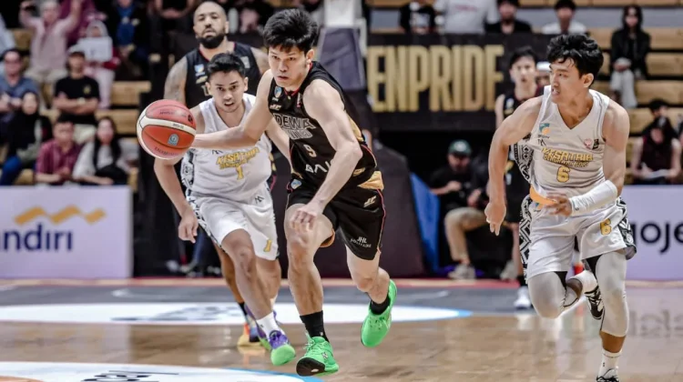 Dewa United Tumbangkan Kesatria di Laga Penutup Musim Reguler IBL GoPay 2026