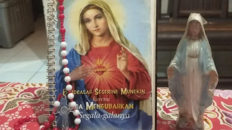 Mimbar Agama Katolik: Maria Pengantara kepada Kristus menuju Keselamatan