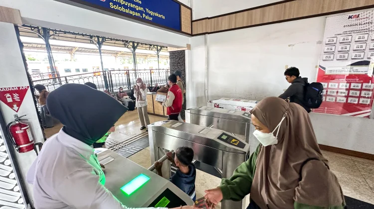 KAI Commuter Tambah Operasi Perjalanan saat Libur Kenaikan Yesus Kristus