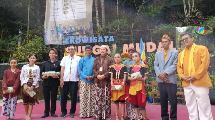 Tribuana Manggala Bhakti Waisak Rawat Alam Menoreh
