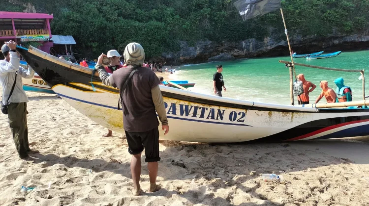 Derita Nelayan Ngrenehan, Harga BBM Tinggi dan Musim Ikan Menurun