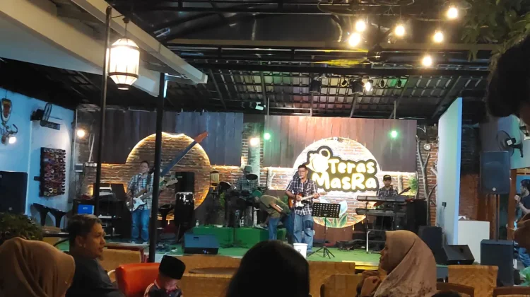 Jaga Nyala Musik Legendaris, Komunitas Pecinta Koes Plus Berkumpul di Yogyakarta