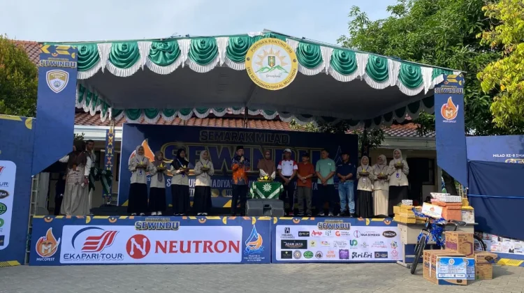 SMA Mujahidin Luncurkan Seribu Prestasi dalam Sewindu