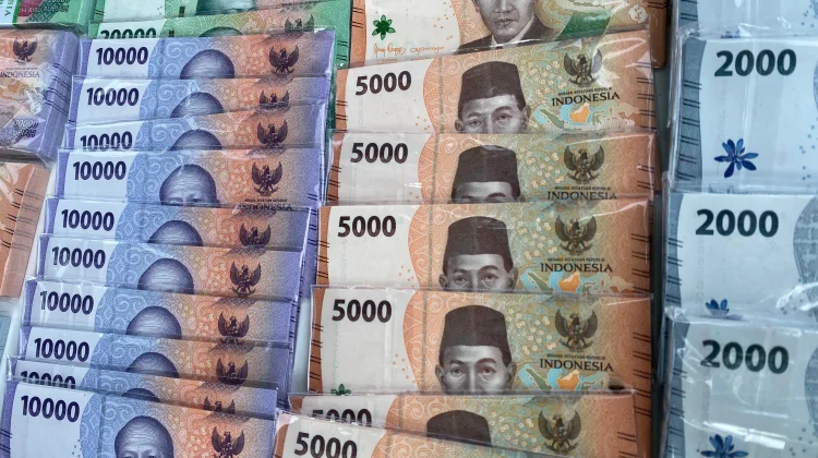 Rupiah Melemah, Daya Tahan Kelas Menengah Kian Diuji