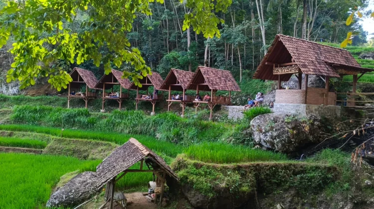 Gubuk Watu Adeg, Surga Kuliner di Bantul Yogyakarta