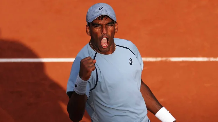 Nishesh Basavareddy Tundukkan Fritz di Roland Garros