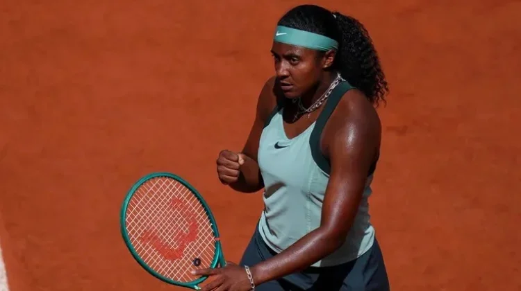 Baptiste Mengalahkan Krejcikova di Roland Garros