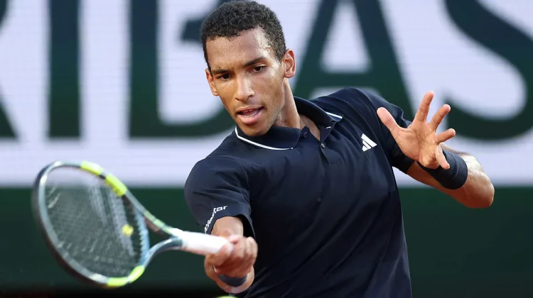 Auger-Aliassime Menang Dramatis atas Daniel Altmaier di Roland Garros