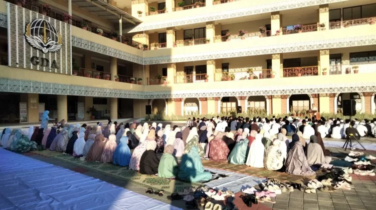 Iduladha 1447 H, SMA GDA Gelar Salat Id dan Sembelih 8 Sapi 3 Kambing di Angkatan I