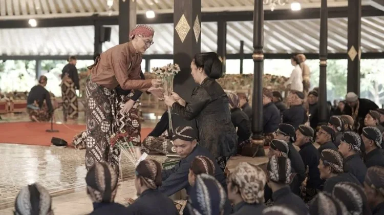 Garebeg Besar Keraton Yogyakarta Sarat Makna Sedekah Raja