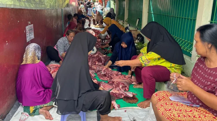 Keterbatasan Lahan, Masjid Al-Maa’uun Sutodirjan Sembelih Sapi di RPH Pleret