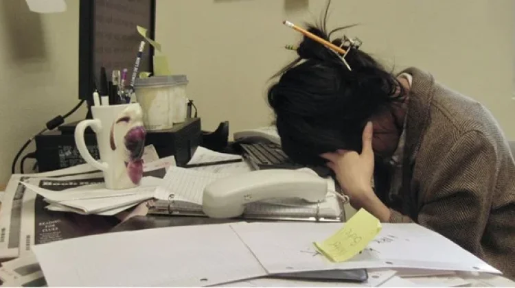 Burnout Picu Kulit Kusam di tengah Aktivitas Padat