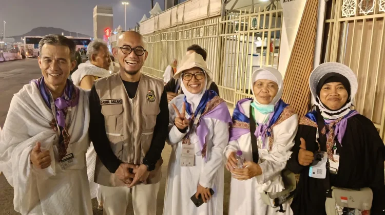 Sempat Kelelahan di Armuzna, Jemaah Bantul  Dibantu Kursi Roda oleh Wamen