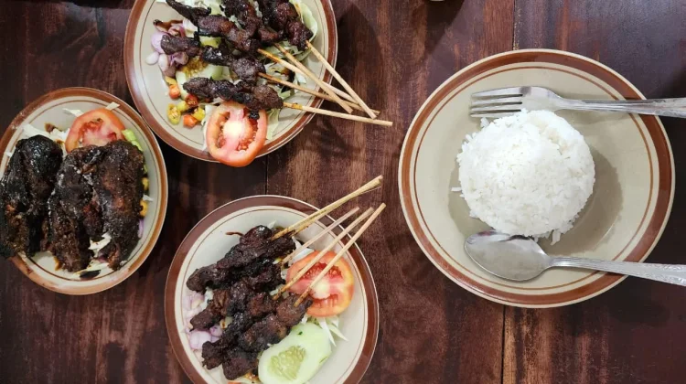 Cara Kurangi Karsinogen pada Sate Daging