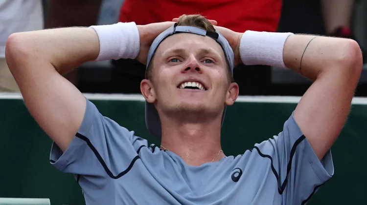 Jesper de Jong Tantang Alexander Zverev di Babak Empat Roland Garros