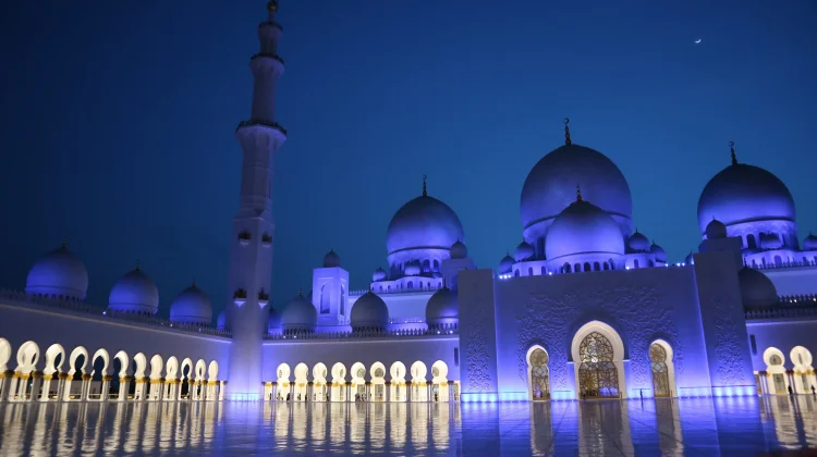 Membentengi Diri dari Godaan Setan: Tiga Benteng Utama Bagi Umat Muslim