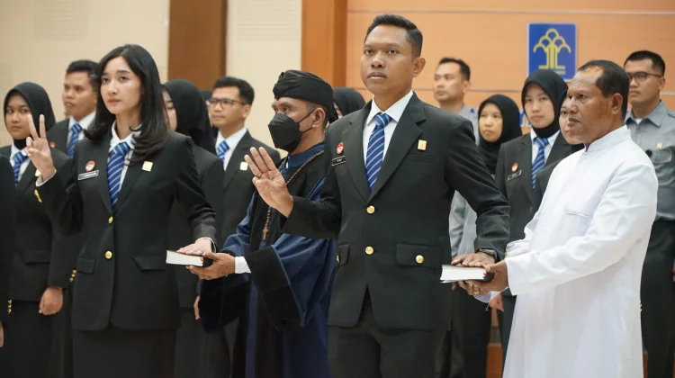Lantik Bayu Maulana Ikhsan dan Kawan-Kawan, Ini Pesan Agung Rektono Seto