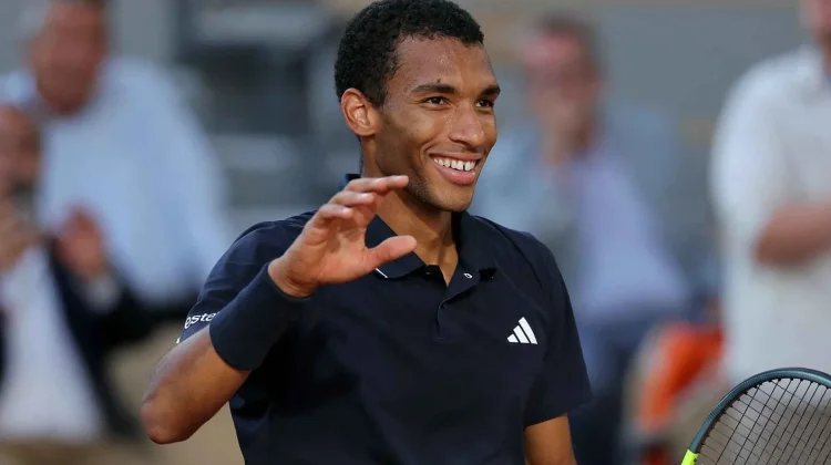 Auger-Aliassime Cetak Sejarah Lolos Perempatfinal Roland Garros