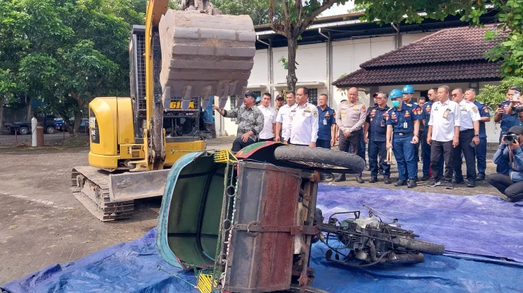 Pemkot Yogyakarta Hancurkan Puluhan Becak Motor, Diganti Becak Listrik