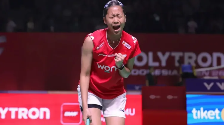 Kandaskan Jagoan Kanada Michelle Li, Putri KW Segel Tiket 16 Besar Indonesia Open