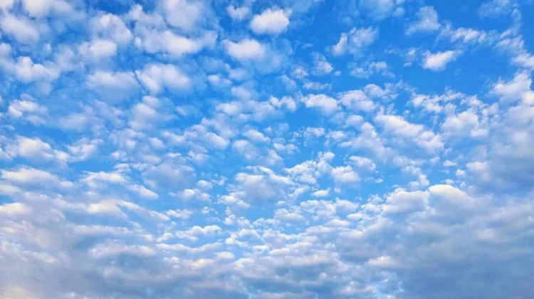 Awan Putih ternyata Menyimpan Bobot hingga Ratusan Ton
