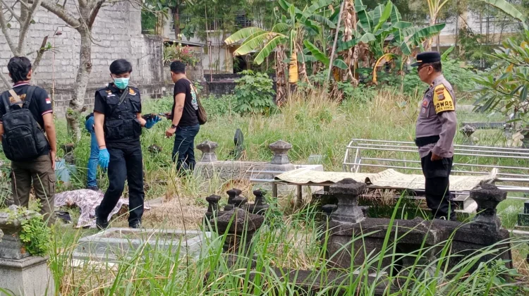 Seorang Nenek Ditemukan Tewas di Dekat Nisan