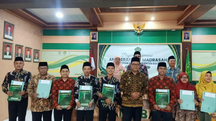 MA Madania Bantul Borong Prestasi Anugerah GTK Madrasah