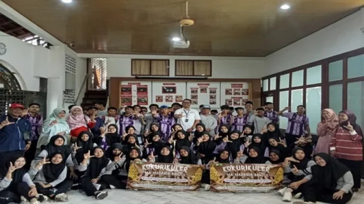 MA Madania Menggelar Ekspedisi Jelajah Literasi di Kotagede