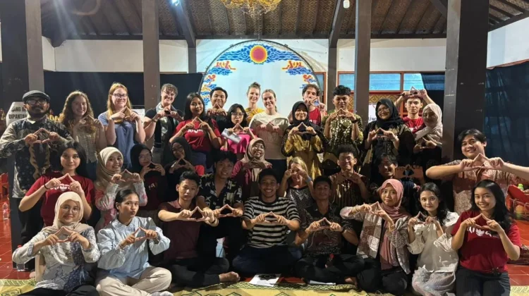 AIYA Yogyakarta Pererat Hubungan Indonesia-Australia Melalui Gamelan Jawa