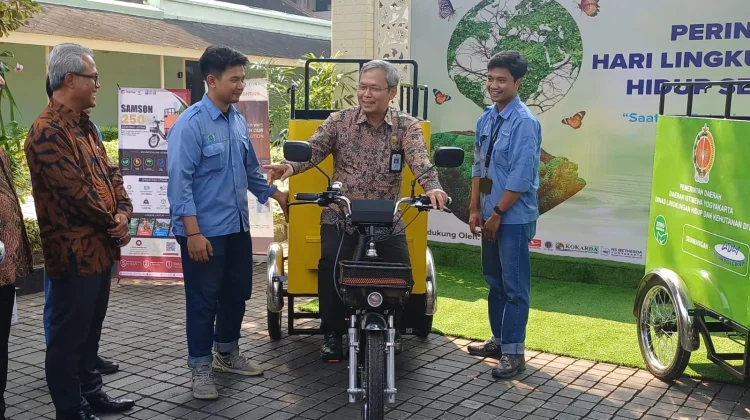 Hari Lingkungan Hidup 2026, DLHK DIY Luncurkan Gerobak Sampah Bertenaga Listrik