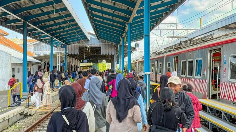 Libur Sekolah Per Hari Pengguna KRL Diprediksi Tembus 35.207 Penumpang Area Yogya
