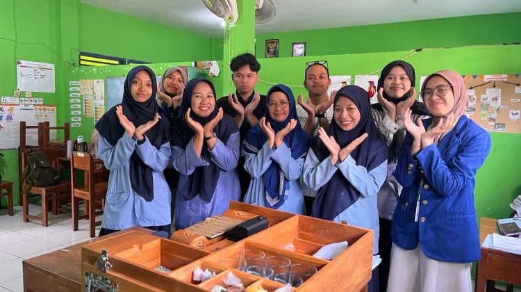 SEKAR-AMARTA UNY Perkuat Pembelajaran Inklusif lewat Papan Sasmita