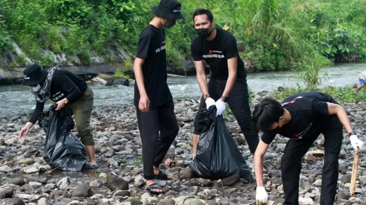 Masih Buang Sampah ke Sungai? Ketahui Risiko Hukum dan Dampaknya