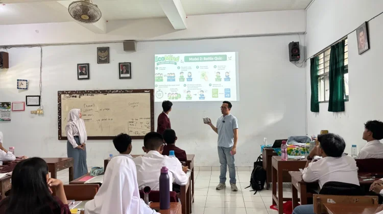 Siswa SMA Belajar Literasi Keuangan Menggunakan Game