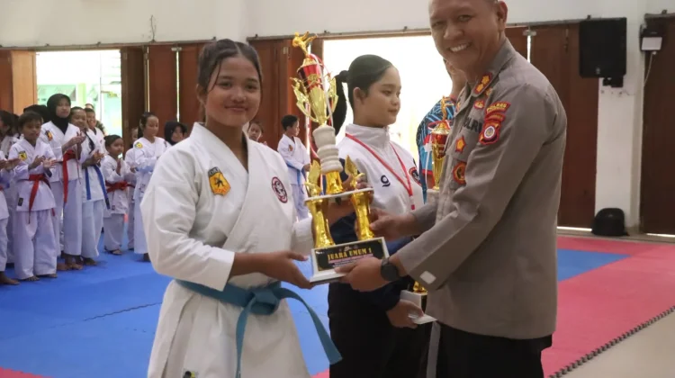 Bentuk Karakter Tangguh Siswa, Polres Kulon Progo Gelar Kejuaraan Karate