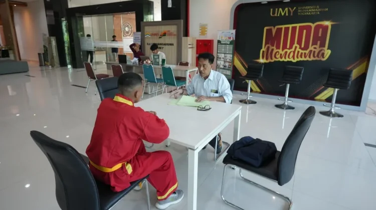 Afnan Hadikusumo Seleksi Penerima Beasiswa Tapak Suci UMY
