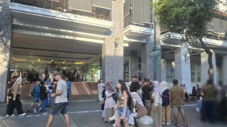 Libur Sekolah Malioboro Padat, Wisatawan Keluhkan Pengamen Bersliweran