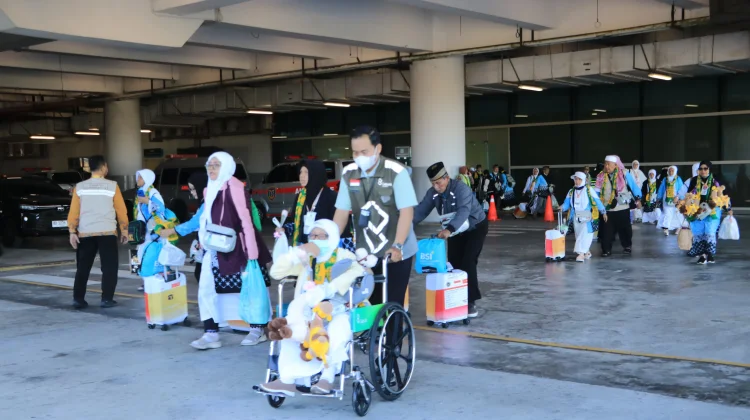 Jemaah Haji Kloter Sapu Jagad Akhirnya Tiba Selamat di YIA