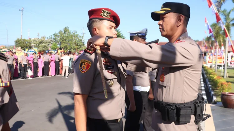 Sebanyak 100 Personel Polres Kulon Progo Terima Kenaikan Pangkat Lebih Tinggi