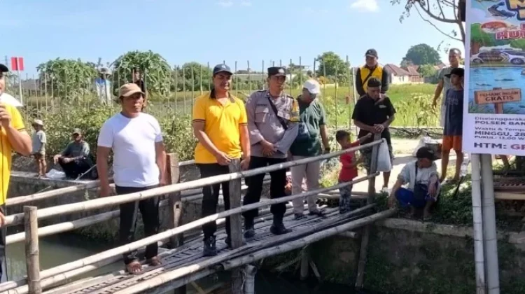Sambut Hari Bhayangkara, Polsek Banguntapan Mancing Bersama Warga di Kali Belik
