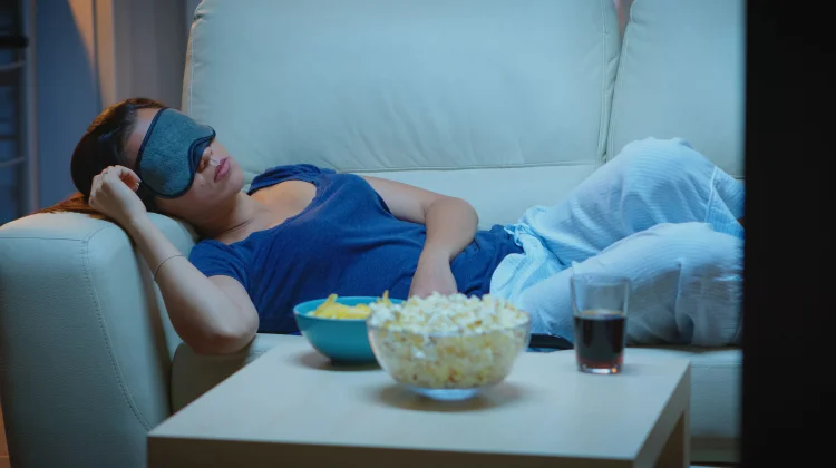 Ada Manfaatnya, Ini Sisi Positif Tidur setelah Makan