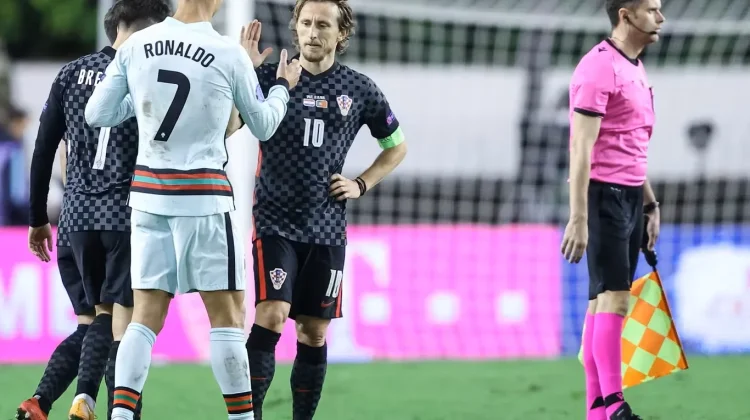 Pertarungan di Toronto, Siapa yang Pensiun Lebih Dulu, Ronaldo atau Modric?