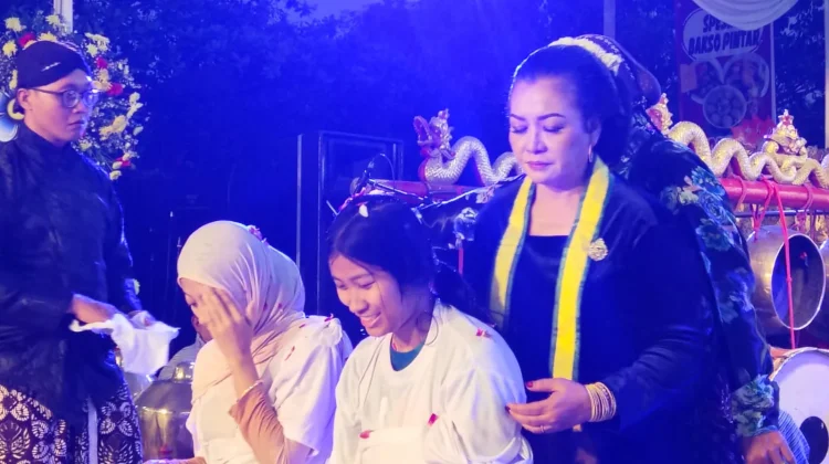 Lestarikan Tradisi, 56 Sukerto Ikuti Ruwatan Massal Gratis