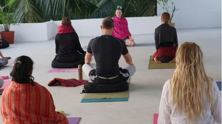 Yoga Rutin Bantu Redakan Stres Tingkatkan Kesehatan Mental Optimal