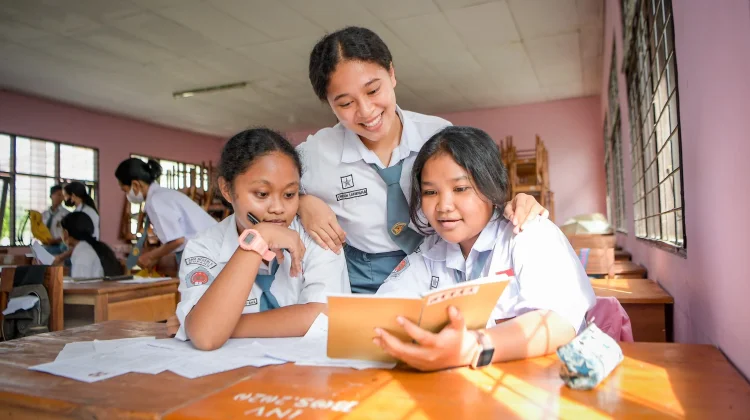 Pemerintah Jemput Anak Tidak Sekolah lewat SPMB Jarak Jauh