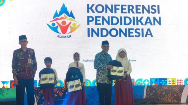 Sambut Tahun Ajaran Baru, Ribuan Siswa di Sleman Terima Paket Sekolah dari Baznas